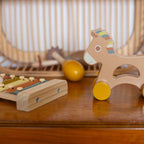 Cheval en bois à tirer pour bébé