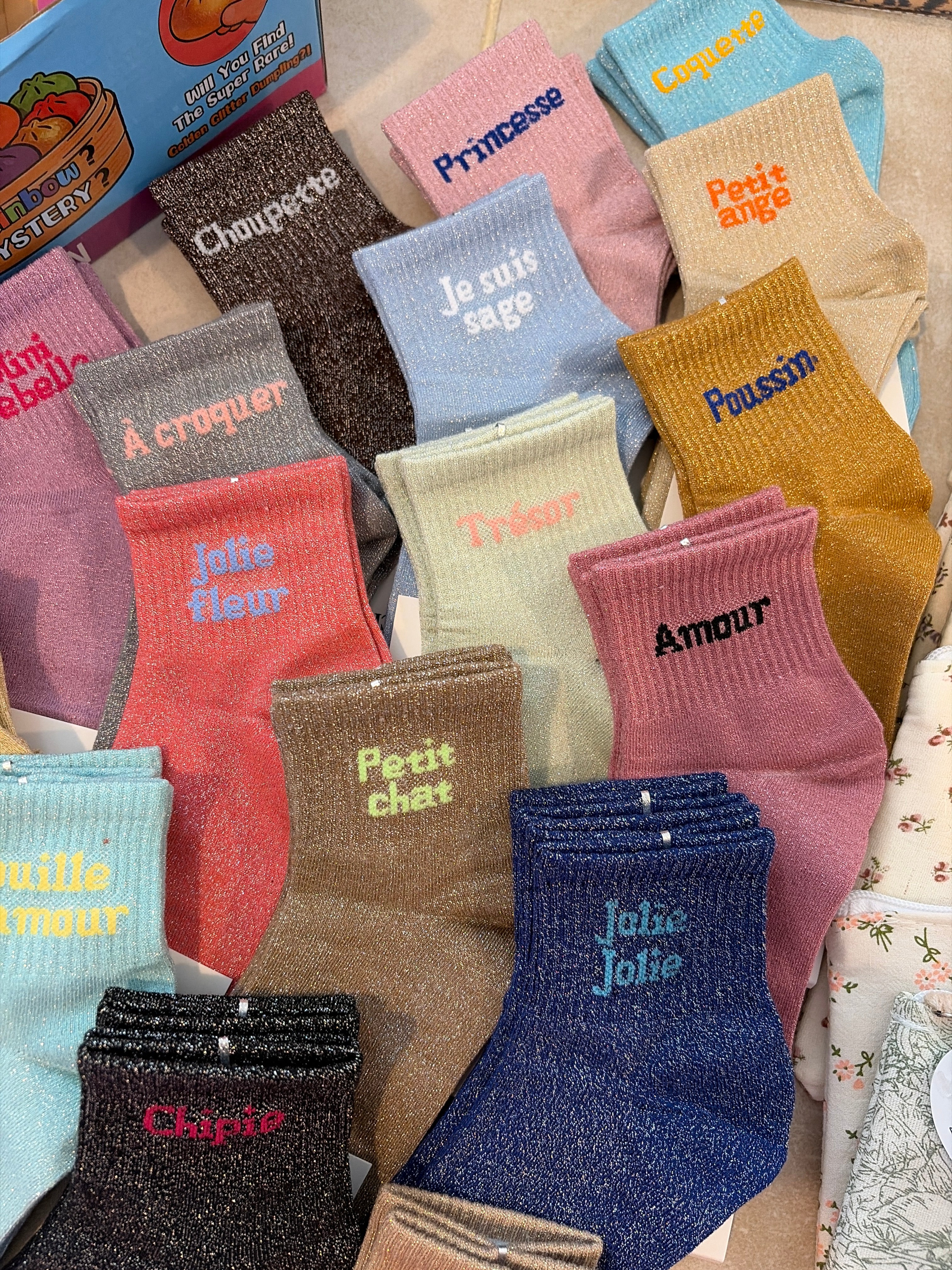 Chaussettes à paillettes enfant – Taille 25/30 ou 30/35✨