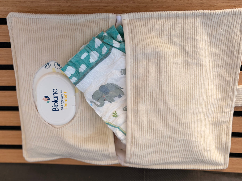 ✨ Pochette à couches & lingettes en velours côtelé 🤍