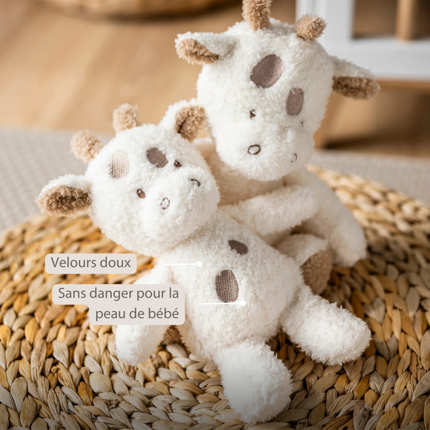 Peluche bébé girafe – 25 cm – Peluche douce pour bébé – Blanc cassé