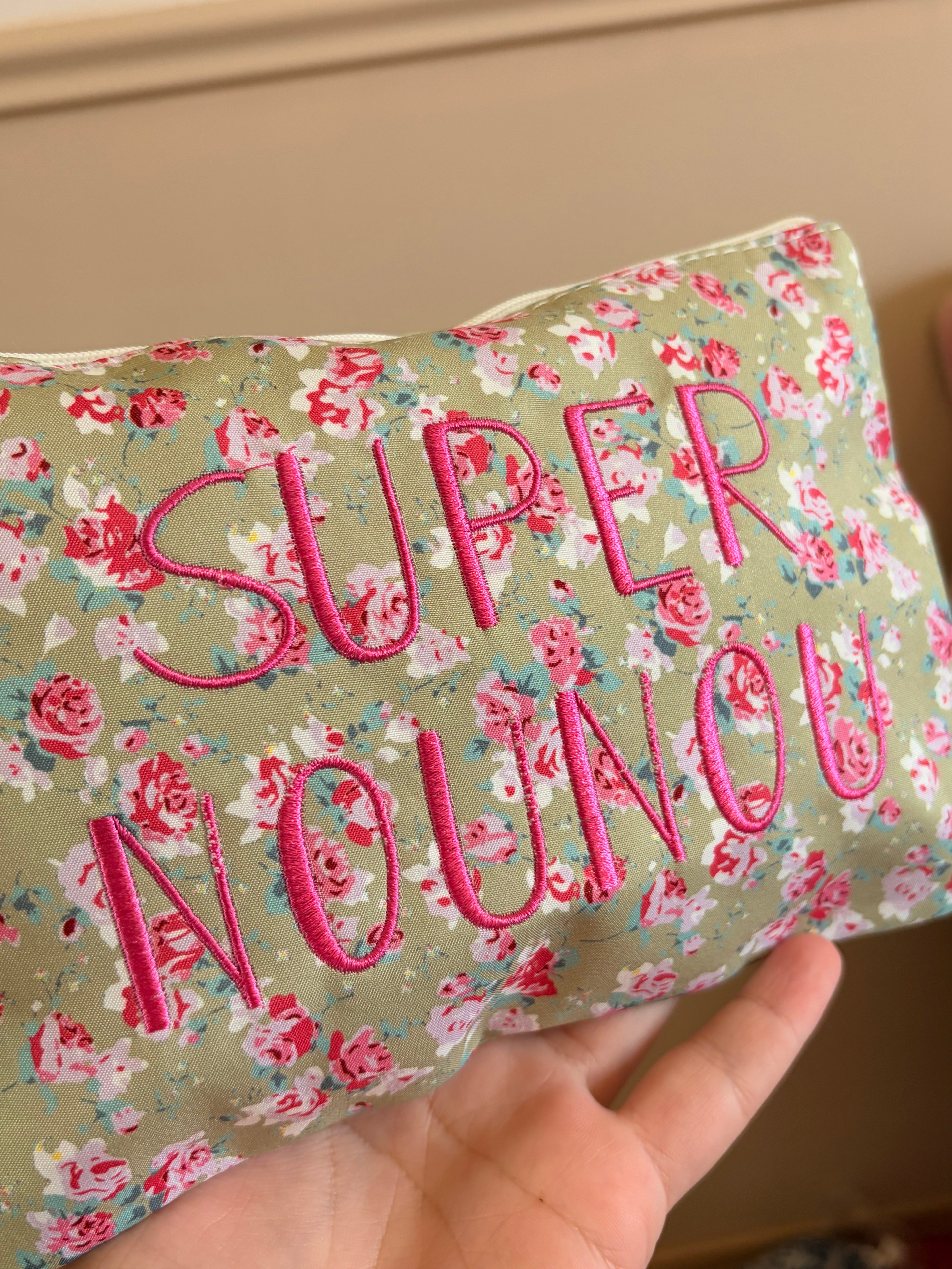 Pochette Super Nounou